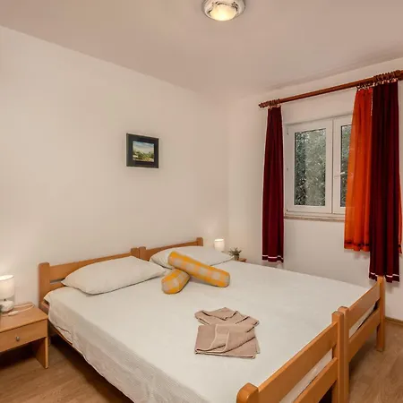 Apartment Awesome In With Kitchen Baska (Krk)
