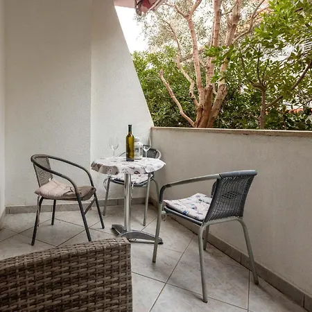 Awesome In With Kitchen Apartment *