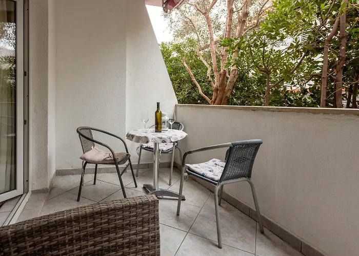 Awesome In With Kitchen Apartament *