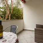 2 Bedroom Lovely In * Baška